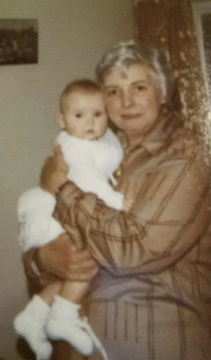 ChettyCat14's tweet photo. 11 years has gone in the blink of an eye. The pain, although less acute, still stings. Remembrance Sunday was always very important to her. Today I will spend those two minutes thinking not just of those who have served and died in wars, but of my most wonderful Gran ❤️ https://t.co/7ozvBHssMQ