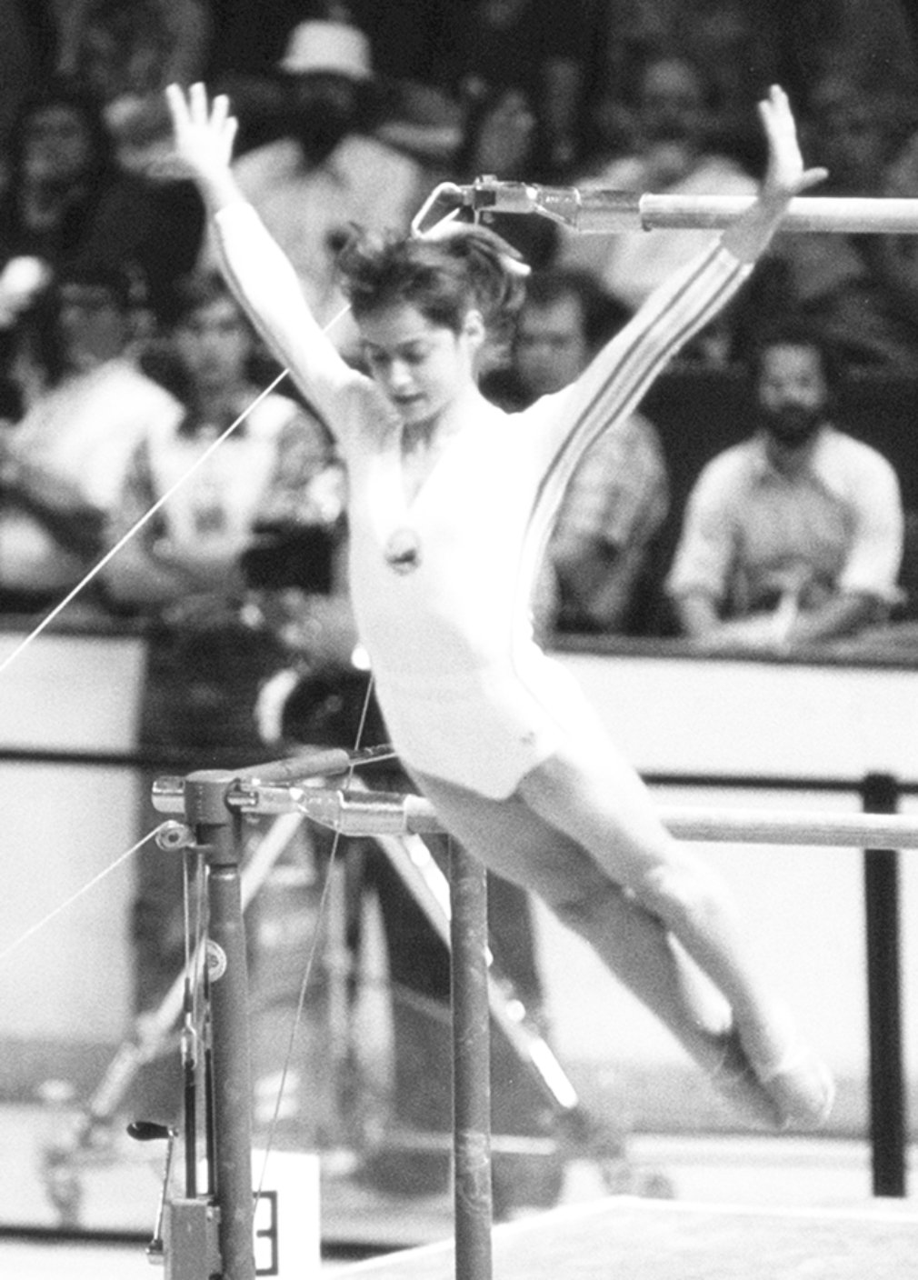 ナディア・コマネチ - Search / X