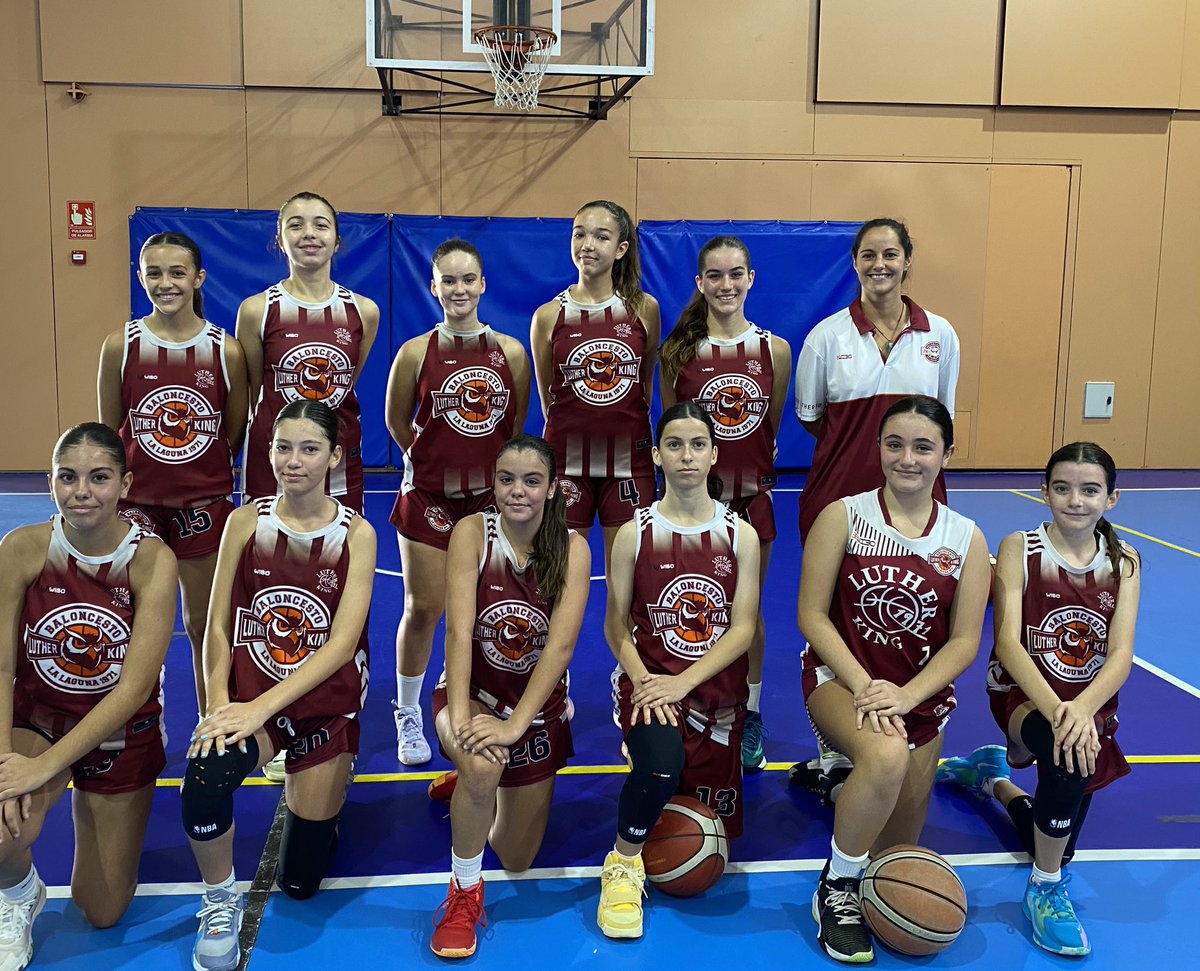 LKLaguna's tweet photo. Algunos de nuestros equipos que han disfrutado este finde de la pasión por el basket 🏀❤️
No nos olvidamos  de nuestros padres LK , que hacen posible que todos estemos donde debemos y a la hora, para jugar , gracias y mil veces gracias 🦉🏀❤️ https://t.co/zU0olOT6Sa