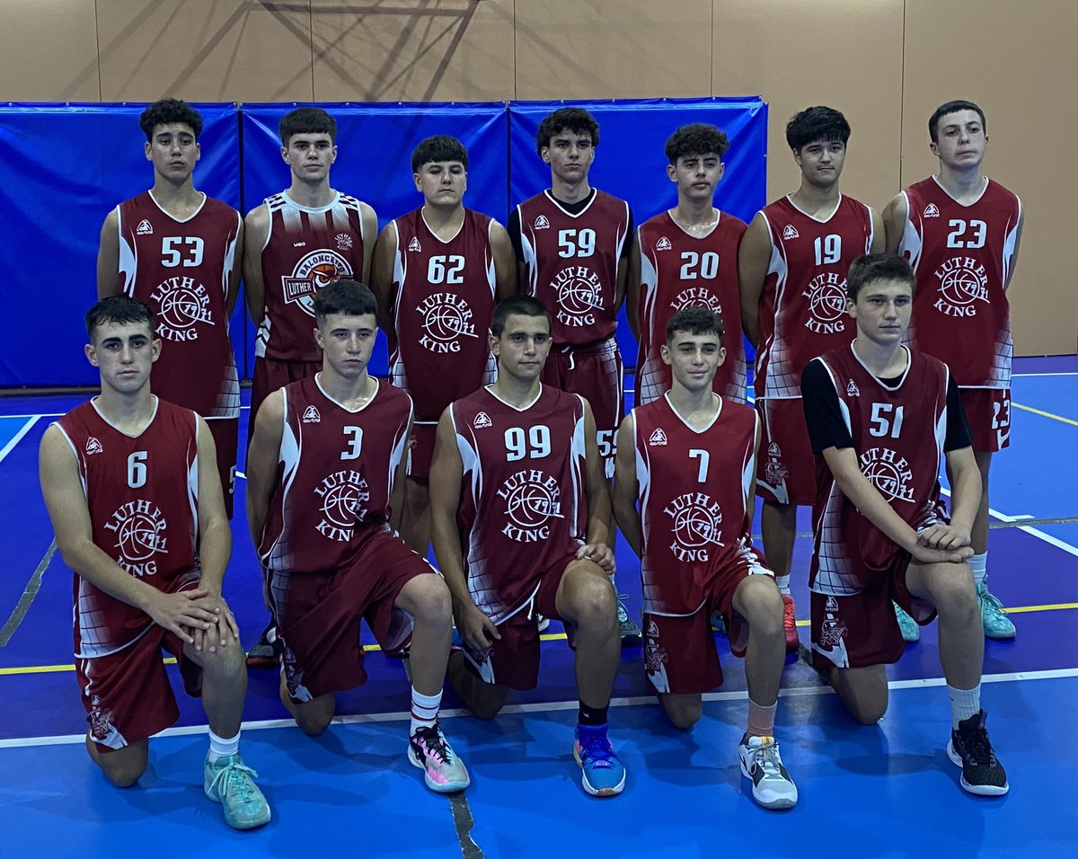LKLaguna's tweet photo. Algunos de nuestros equipos que han disfrutado este finde de la pasión por el basket 🏀❤️
No nos olvidamos  de nuestros padres LK , que hacen posible que todos estemos donde debemos y a la hora, para jugar , gracias y mil veces gracias 🦉🏀❤️ https://t.co/zU0olOT6Sa