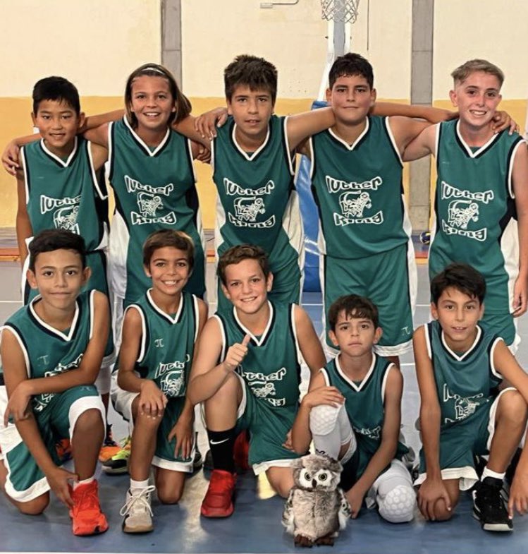 LKLaguna's tweet photo. Algunos de nuestros equipos que han disfrutado este finde de la pasión por el basket 🏀❤️
No nos olvidamos  de nuestros padres LK , que hacen posible que todos estemos donde debemos y a la hora, para jugar , gracias y mil veces gracias 🦉🏀❤️ https://t.co/zU0olOT6Sa