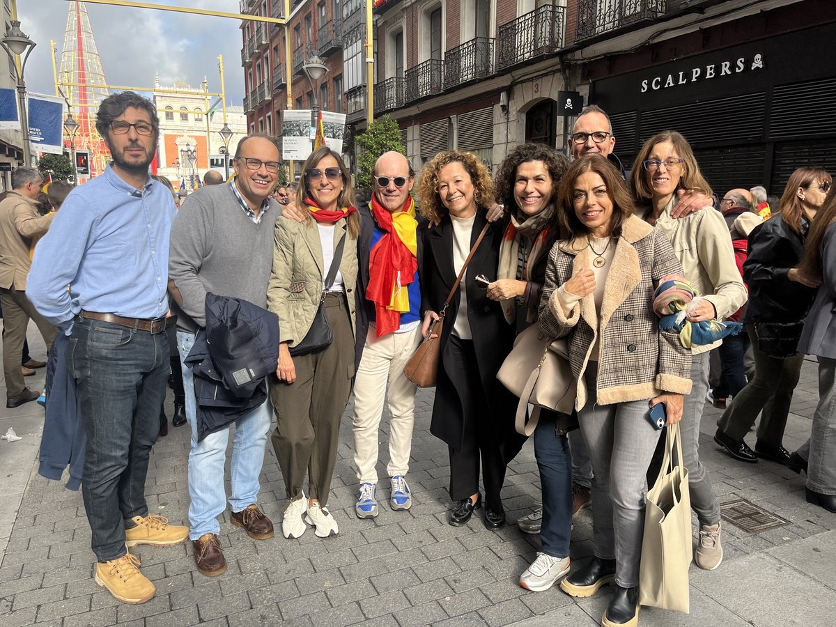 La #Constitución no conoce otra nación más que la española. St. TC 2010
NO a la ruptura de España !!! 🇪🇸
NO a la Amnistía!!