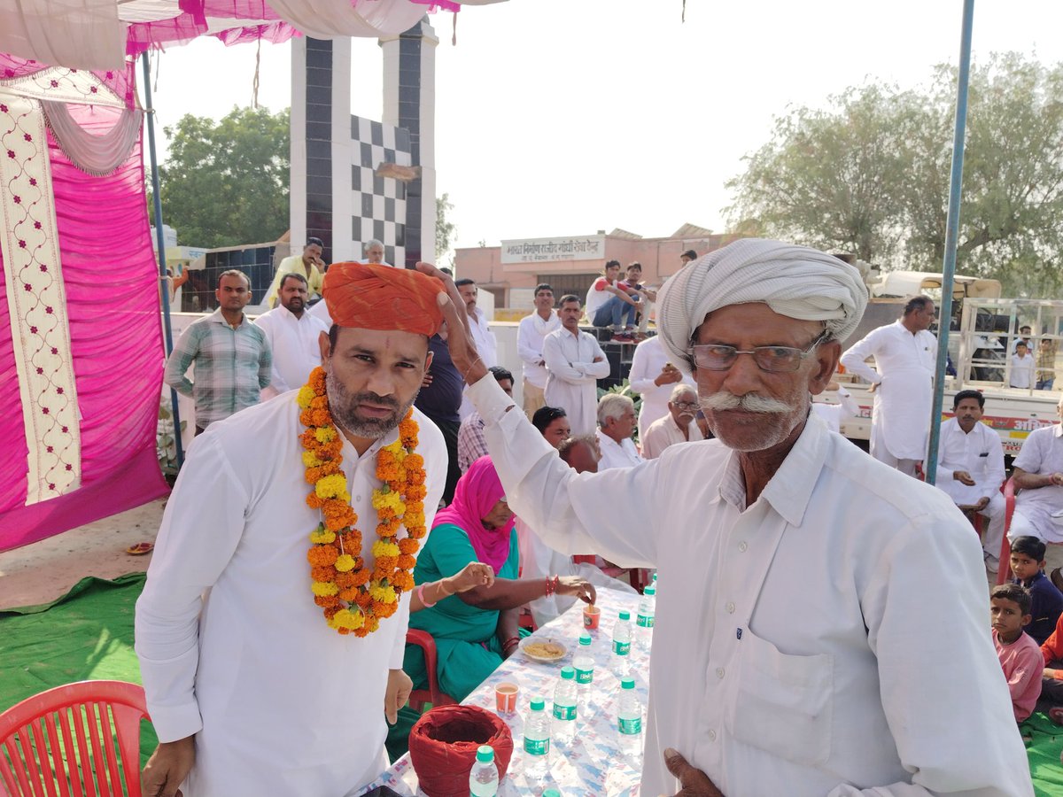 abhishekmatoria's tweet photo. नोहर विधानसभा क्षेत्र के गांव नैयासर में जनसम्पर्क कार्यक्रम के दौरान ग्रामवासियों से मुलाकात कर भाजपा को विजयी बनाने के लिए आग्रह किया ।

#खिलेगा_कमल_जीतेगा_नोहर 
#Abhishekmatoria 
#नोहर https://t.co/V33JP5pEDs