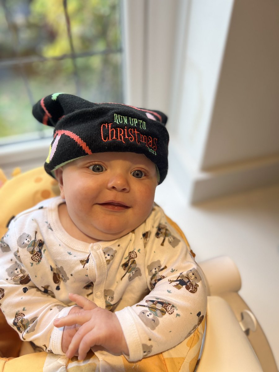 runup2christmas's tweet image. Let’s give away a #RU2C hat!*

All you have to do is RT this tweet and tag a mate who should take part in this year’s event.

runthings.co.uk/events/run-up-…

*baby not included 

Closes midnight tonight (Sunday 12 November)