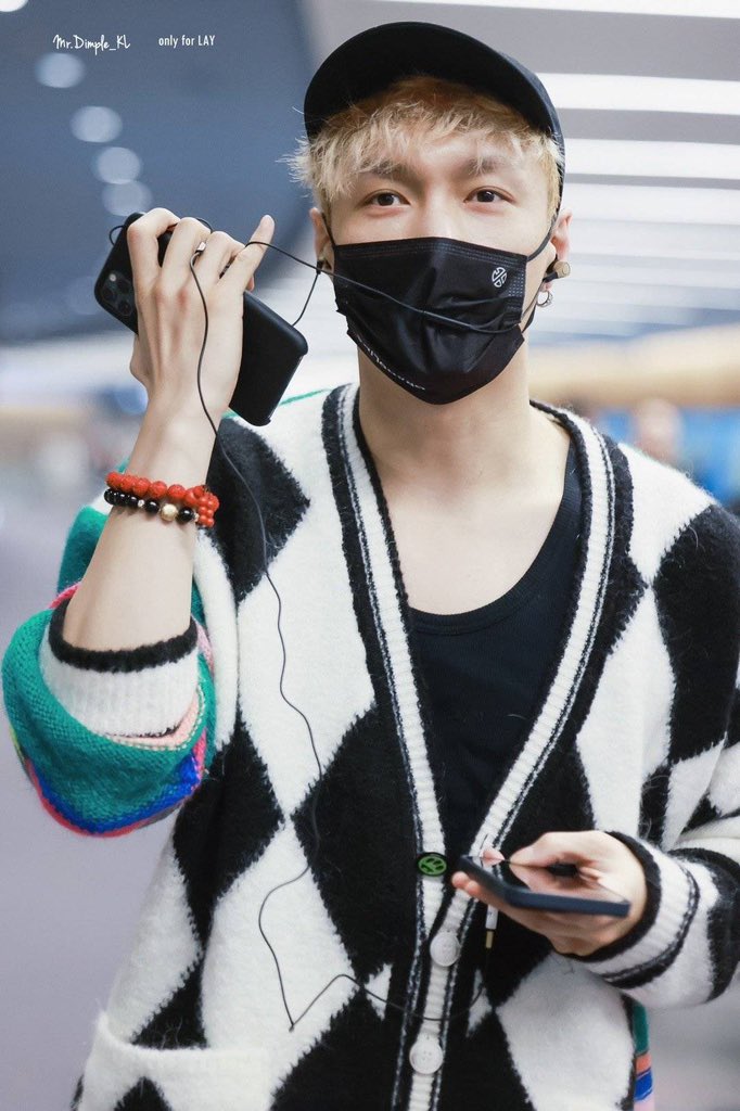 EXOGlobal's tweet photo. [HQ] 231112 #LAY arrival @ ICN Airport 🇰🇷 
Cr. mrdimple_kl 

#EXO #엑소 @weareoneEXO @layzhang https://t.co/WIlWGLdMW5