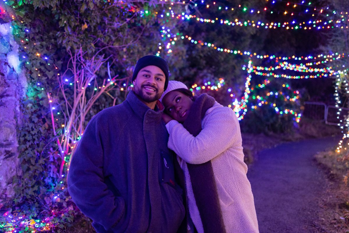 Experience the magic of the island of Ireland's Christmas markets... and maybe even buy a little treat for yourself? 😉👉 bit.ly/3FsYq3P