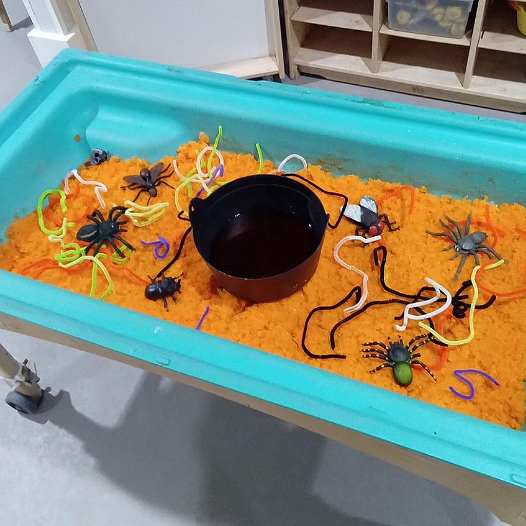 LittleElms_'s tweet image. 🎨Exploring Colors and Textures at Little Elms Peninsula! ✨

#LittleElmsPeninsula #CreativeExplorers #SensoryPlay #LittleElmsDaycare #EYFS #Greenwich #LondonNursery #Preschool #GreenwichPreSchool #PreSchoolFun #PreSchoolers