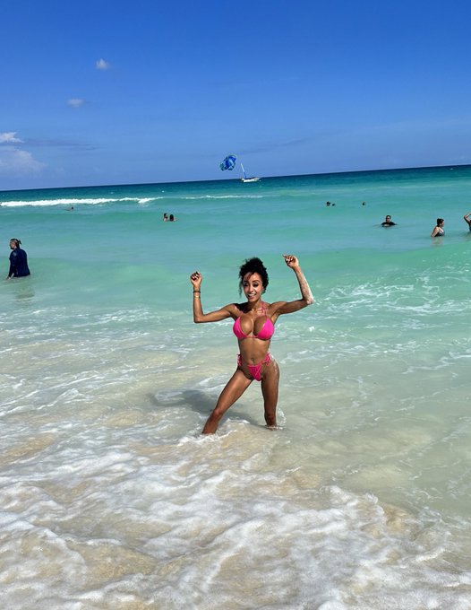#IslandBabe 🩷👙🇲🇽🏝️ #Mexico2023 #Sunkissed for winter ☀️☺️👸🏽🥳 #CurlyHairNatural the waves Loved it clearly<a href="/tag/islandbabe"class="tags">#IslandBabe</a><a href="/tag/mexico2023"class="tags">#Mexico2023</a><a href="/tag/sunkissed"class="tags">#Sunkissed</a><a href="/tag/curlyhairnatural"class="tags"><span>#curlyhairnatural</span></a>