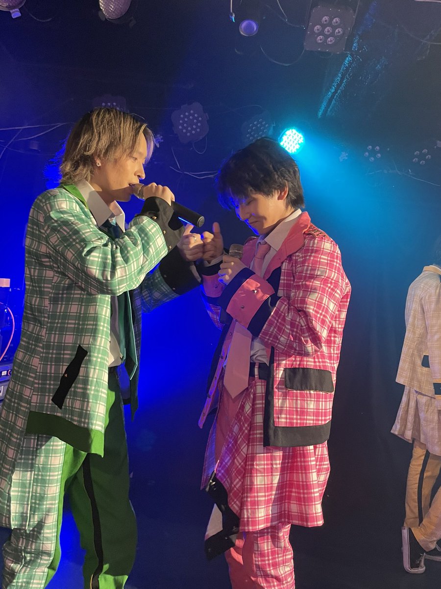 Aya__429_'s tweet photo. 2023.11.10 花維くん卒業🪐🌸

卒業はやっぱり寂しいけど、それ以上にステージで歌って踊ってアイドルをしている花維くんをみれて、本当に嬉しくて幸せでずっとにこにこだった🤭
私のだいすきな花維くんが目の前に居て、楽しそうに笑ってて本当に幸せでした❕
素敵な時間をありがとう❕❕ https://t.co/mqcgkHodQh