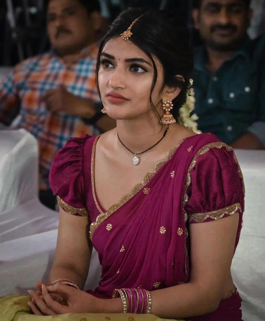 FansSree's tweet photo. #sreeleela #Sandalwood #Kannada #kannadadubbed #movies #MovieQuotes #movie #TrendingNow #Trends #trend #Trendy #TrendingMusic #tollywoodactress @SandalwoodLoka @Sandalwoodnews @SreeLeela12 @sreeleela @sreeleela07 @sreeleela14 @Chandana_vana @OnlySandalwood #Trending #TrendingNow https://t.co/xzTSqC0qFJ