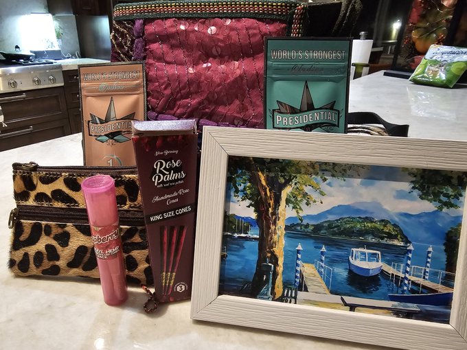 A few amazing gifts I received today from dear friends that just traveled and are currently. A coin purse