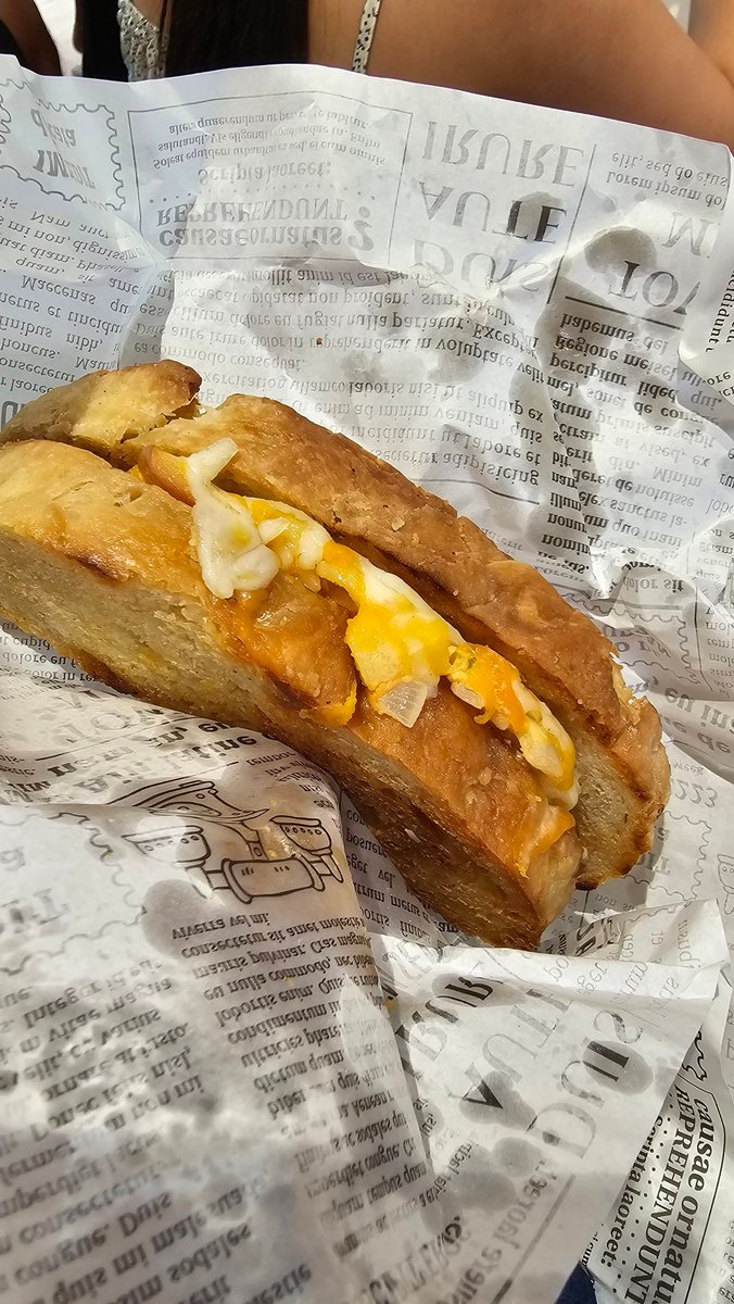 gqwagon's tweet image. งาน #UCtheuntoldrecipe true crime x concept food น่ารักดี เรื่องแรกของยชญ์อาหารมื้อสุดท้ายของนักโทษประหาร กริลชีสมักโรนีชิ้นยักษ์ คาโบซ้อนคาโบ เรื่อง2 ของพี่ธัญ นักฆ่าแกงกะหรี่ ได้ข้าวแกงกะหรี่บอระเพ็ดมา ตบด้วยของหวานโดรายากิ จุกๆ #UntitledCase