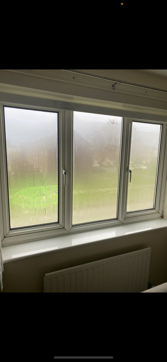 Jessiew0908's tweet photo. Wondering how a ‘damp and mould expert’ has graded my windows as a low risk for condensation despite having been shown photos which have provided evidence of the contrary. @PinnacleSF please let me know what would be high risk of condensation?! https://t.co/guDrRs7tUA