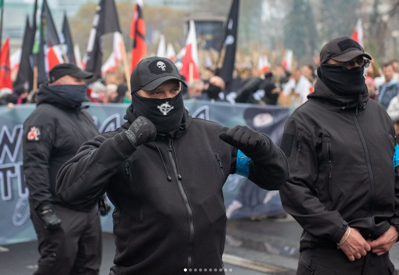 bad_immigrant's tweet photo. Thousands of neonazis from all around europe went to #Warsaw this Saturday to participate in the "Independence March" - the biggest extreme right event in Europe (including non-EU states like fascist #Russia) https://t.co/Po86VhlbpK