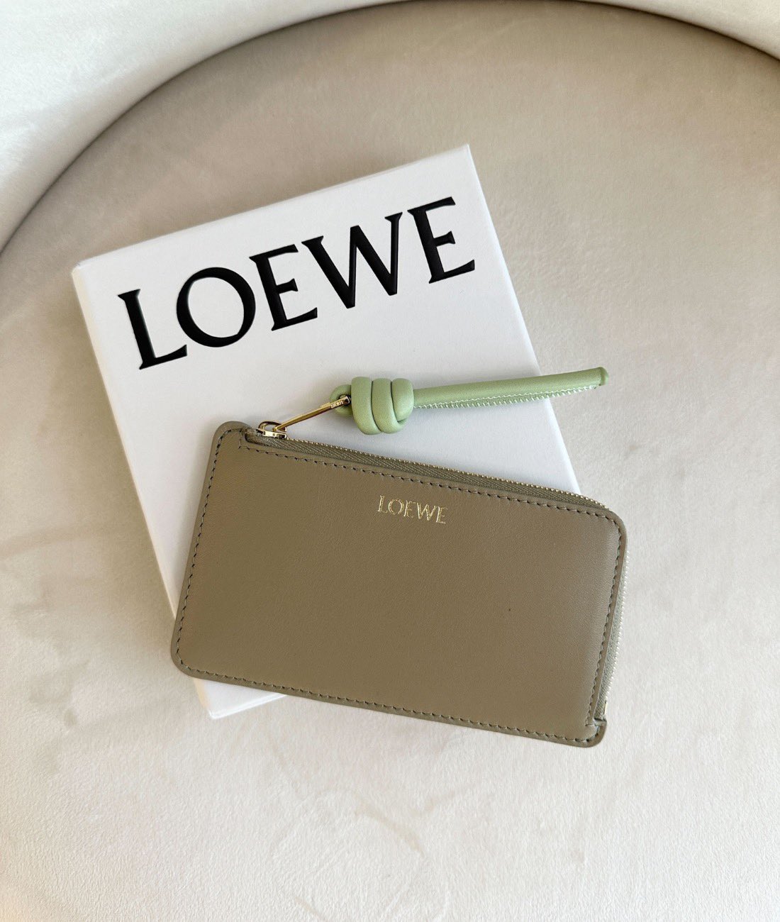 美品 LOEWE ノット コイン カードホルダー フラグメントケース ボルドー 美品 LOEWE ノット コイン カードホルダー フラグメントケース