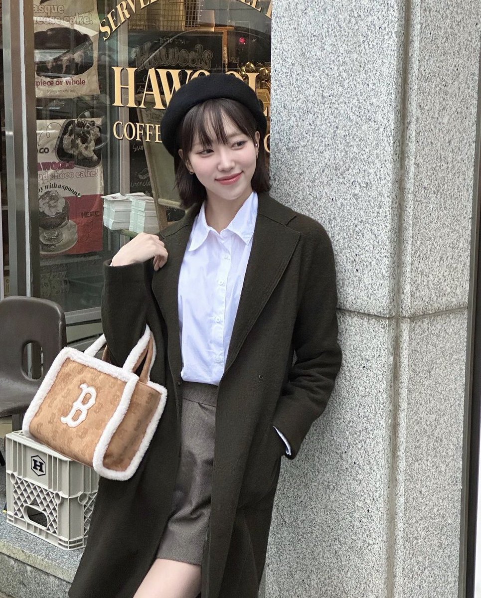 IrrisUpdates's tweet photo. ❀ ‘10.11.23’ lucirliv—🎞new post

#Sponsored The bag is so cute🤎🤍🤎

#MLBKOREA #MLBCREW #MLBbag #MLBmustangbag #minibag #winterbag #furbag #bagcoordination #dailybagrecommendation

[1/4]
› 🦢

————————————
#IRRIS #아이리스 #LIV #리브 https://t.co/qV8Rb1Dpg1