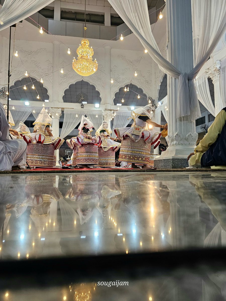Manipur a place where all festivals were celebrated and this diwali there will be no celebrations...the pain that people have gone through...do remember Manipur in your prayers so that peace prevail..
#KukiMilitants 
#kukiatrocities