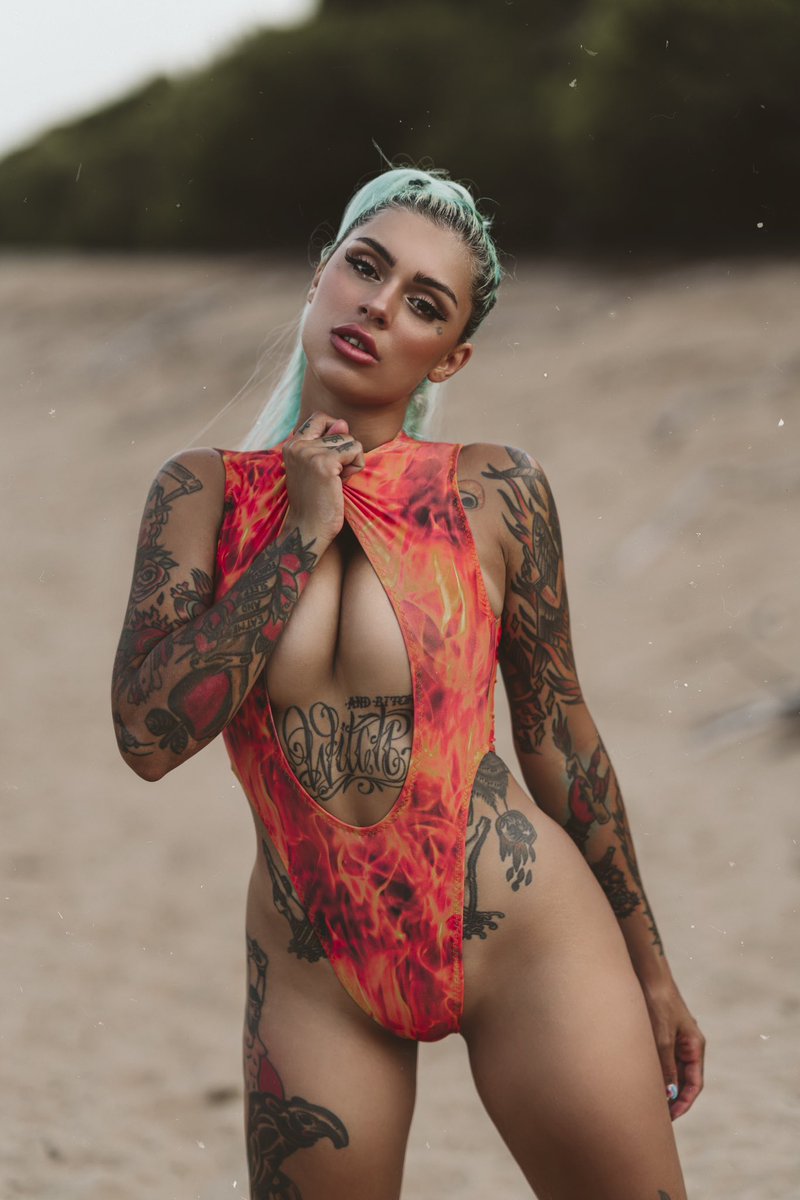 juangimenezmag's tweet photo. Que suerte poder contar con algunas de las chicas más increíbles para posar delante de mi cámara y hacer sesiones tan espectaculares como esta con Slava que tenéis completa en el Magazine.

https://t.co/cKUA4OdbQV https://t.co/WuaiZYj58D