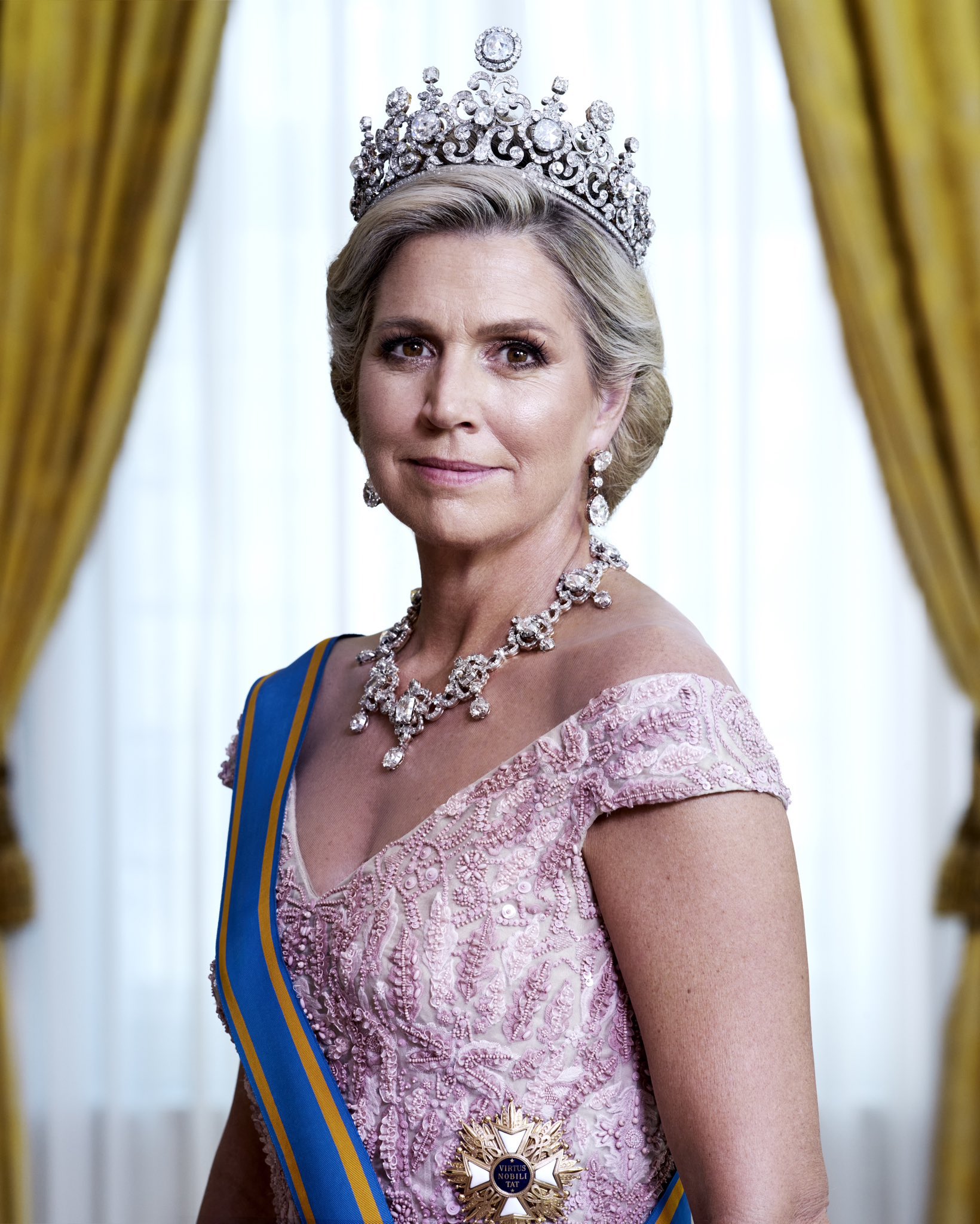 Queen Maxima's boldest look: who needs accessories with that dress?