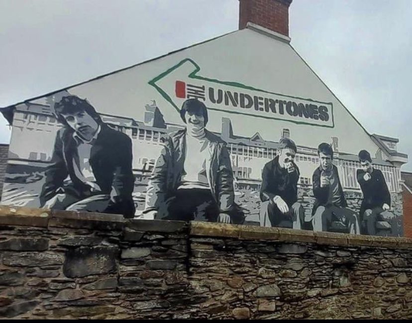 lovestreetart22's tweet photo. โฌ๏ธโThe Undertonesโ by Karl Porter in Derry (Photo by David Swain).โฌ๏ธ
Get teenage kicks right through the nightโฆ
#StreetArt #TheUndertones #KarlPorter #Derry #Punk https://t.co/aSw2Y26Tzo