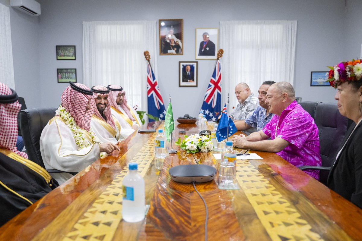 AhmedAlKhateeb's tweet photo. I also met with the PM of #Fiji HE.Rabuka, PM of #Cook_Islands HE.Brown, PM of #Tonga HE.Sovalini, and the Foreign Minister of #Marshall_Islands HE.Ading to discuss ways to confront climate challenges and the potential for sustainable future. https://t.co/NvaGWEO5vW