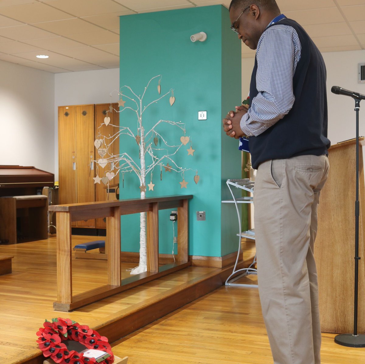 Today we remember and think of all who have been, and are, affected by war and conflict.

We held a Remembrance Day Service at the Hospital Chapel on Friday. 

Hospital Chaplain Cornelius Kachere is pictured, laying a wreath.