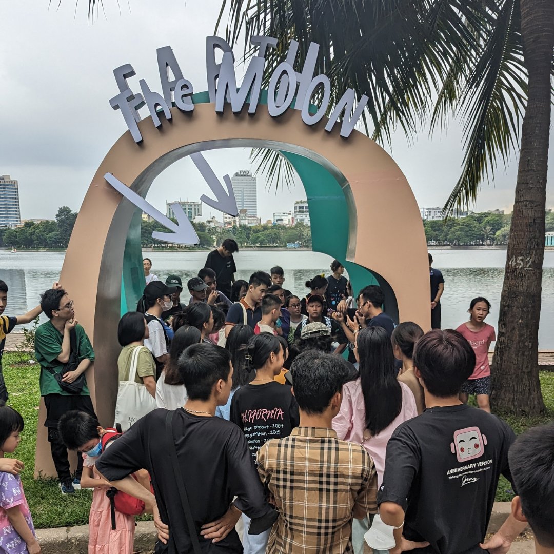 Stellar crowds have turned up to be among the first to explore our epic scale model of the solar system spanning 8km across #Hanoi 💫 #OurPlaceInSpace #CultureConnectsUs #UKVNseason