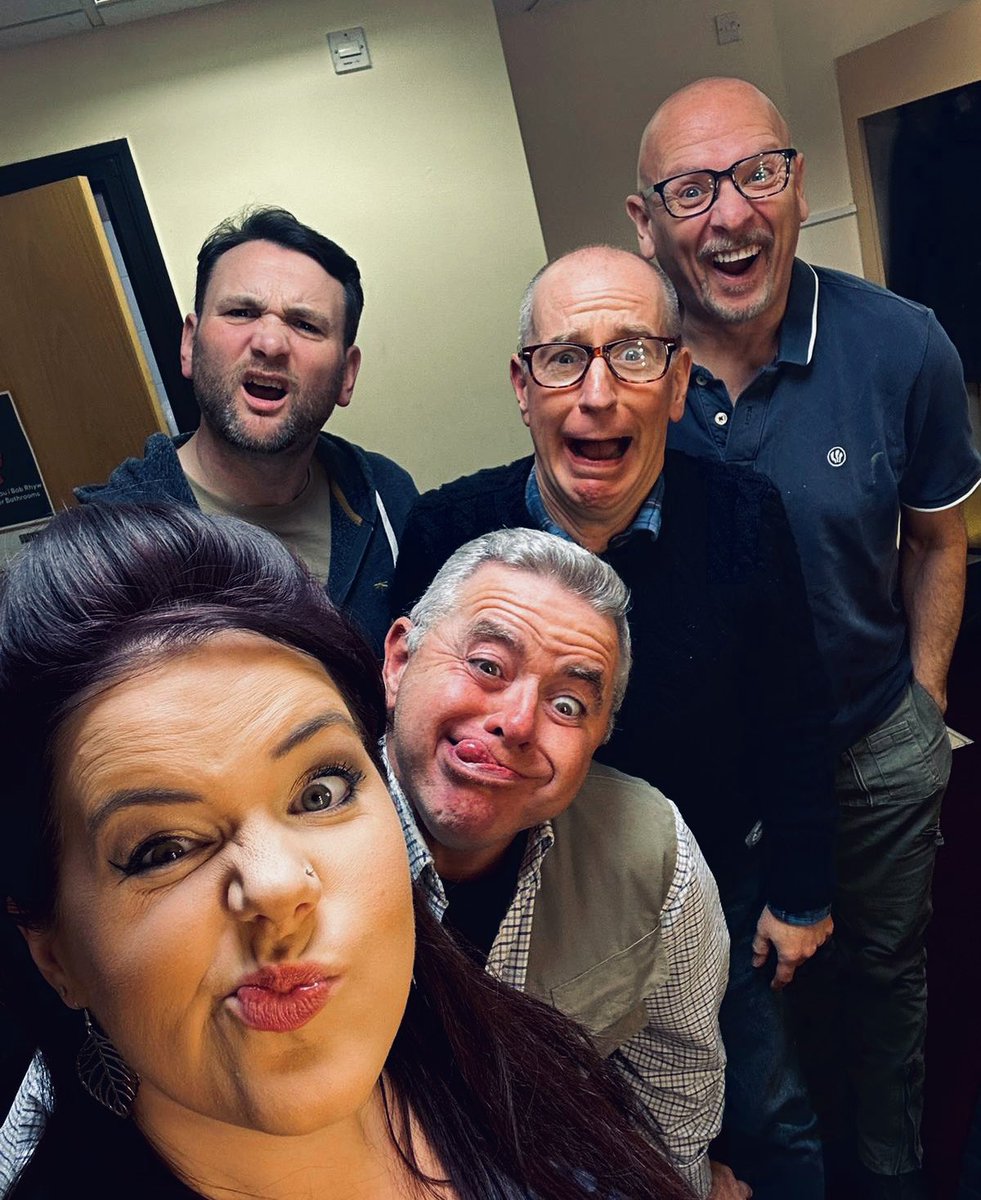 Y ‘Crazy Gang’ noson agoriadol ‘Shoulder to Shoulder’ nithwr <a href="/Brycheiniog/">Theatr Brycheiniog</a> 

The ‘Crazy Gang’ opening night ‘Shoulder to Shoulder’ <a href="/Brycheiniog/">Theatr Brycheiniog</a>  last night😃
<a href="/jess_robz/">Jessica Robinson</a> <a href="/dyfed/">dyfed.eth</a> <a href="/robynlynevans/">Robyn Lyn Evans</a> #WynPencarreg
@SwanseaOpera 

Great night had by all👍🏼😃

#Dai