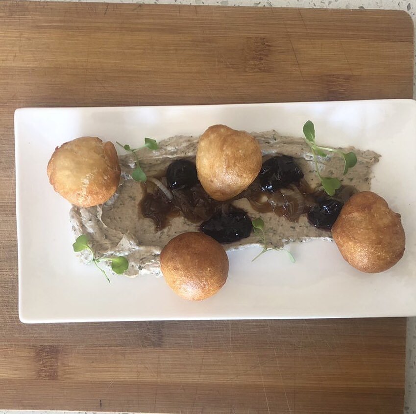 GogoMagic23's tweet photo. Gogo Magic’s Amuse-Bouche: 

Sweet Breads, served with Caramelised onions and Berry Coulis, complemented by AmaGwinya. 

Year-End functions menu are being worked on. There are still dates open, but they are running out fast. 

Contact: inquiries@gogomagic.africa / 072 184 9020 https://t.co/0jTH4Xmw2L