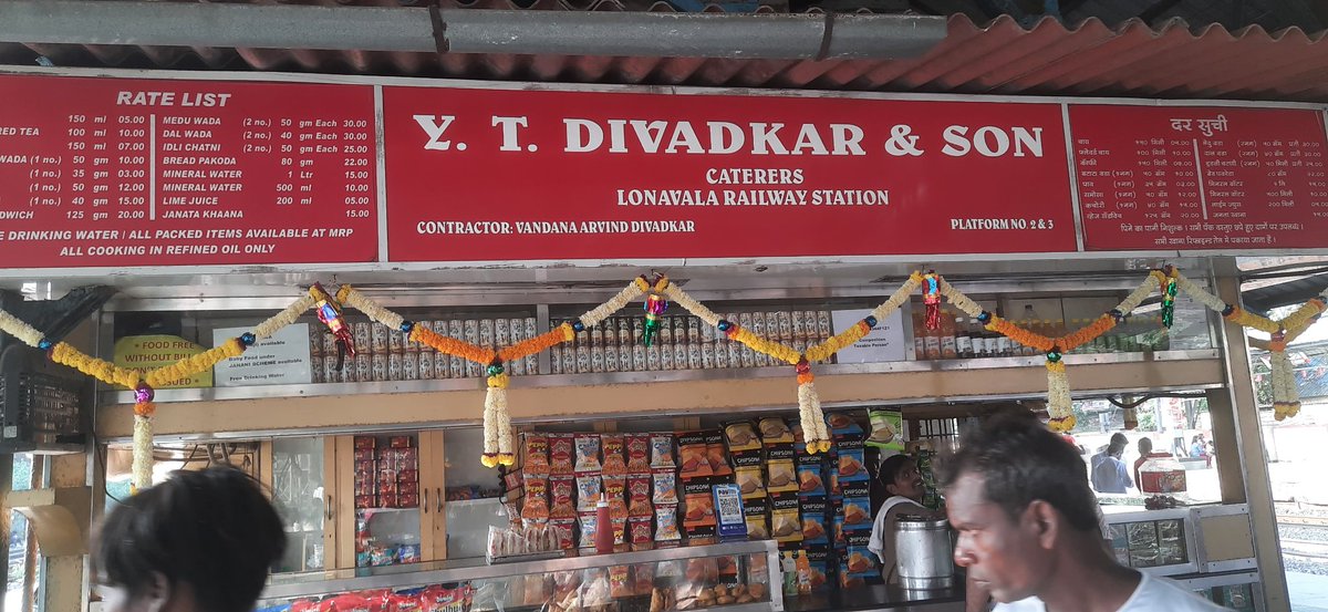 Pramod5670's tweet photo. Dear Railway,
There is no availability of Rail Neer at Lonavala Railway station at any stall. All stall selling local unauthorized water bottles only.
@RailMinIndia @IRCTCofficial @Central_Railway @GM_CRly https://t.co/XpZe4CPltW