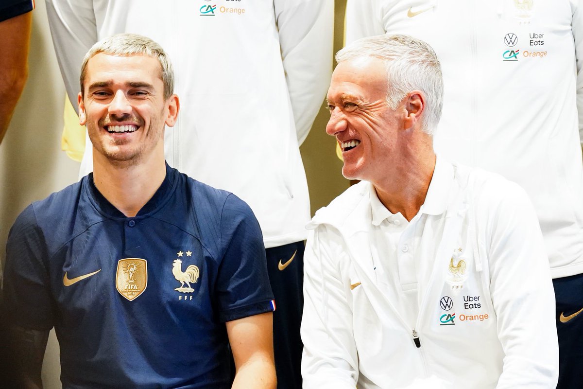ActuFoot_'s tweet photo. Didier Deschamps estime qu’Antoine Griezmann méritait une bien meilleure place au Ballon d’Or 2023 :

« Les classements, ça ne veut rien dire. 𝗠𝗮𝗶𝘀 𝗮𝘂 𝗱𝗲𝗿𝗻𝗶𝗲𝗿 𝗕𝗮𝗹𝗹𝗼𝗻 𝗱’𝗢𝗿… 𝗣𝗳𝗳𝗳𝗳.

En 2018, il aurait pu être sacré Ballon d’Or. Il l’aurait mérité. »

Je pense en toute sincérité qu’𝗶𝗹 𝗻'𝗮 𝗽𝗮𝘀 𝗹𝗮 𝗿𝗲𝗰𝗼𝗻𝗻𝗮𝗶𝘀𝘀𝗮𝗻𝗰𝗲 𝗾𝘂'𝗶𝗹 𝗺𝗲́𝗿𝗶𝘁𝗲𝗿𝗮𝗶𝘁. »

🎙️ @telefoot_TF1