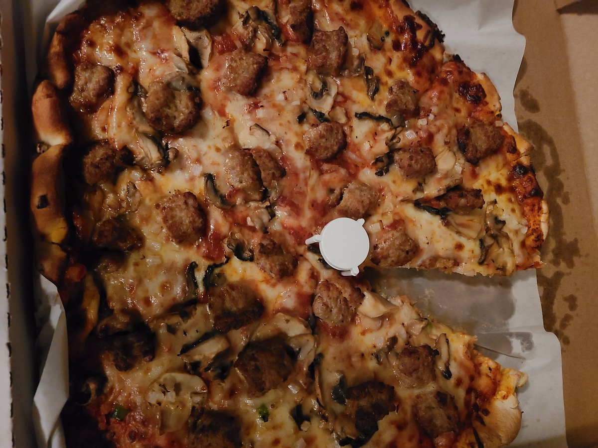 magee333's tweet photo. #ClevelandPizzaWeek https://t.co/jd4E9wwjRw