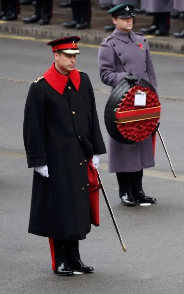 The Prince of Wales at the Cenotaph, for the Remembrance Sunday 2023.

@hellen3030 Look who made an appearance 🤭
#PrinceWilliam
#ThePrinceofWales