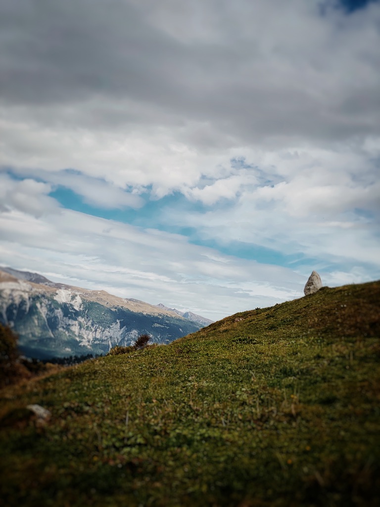 HAVE A BLESSED SUNDAY
Standing Stone (Bronze Age), Falera.
Pic © Rosa Mayland.
#Falera #Graubünden #Grischun #Surselva #Switzerland #ParcLaMutta #PlaceOfWorship #SpiritualEnergy #Photography #Menhirs #BronzeAge