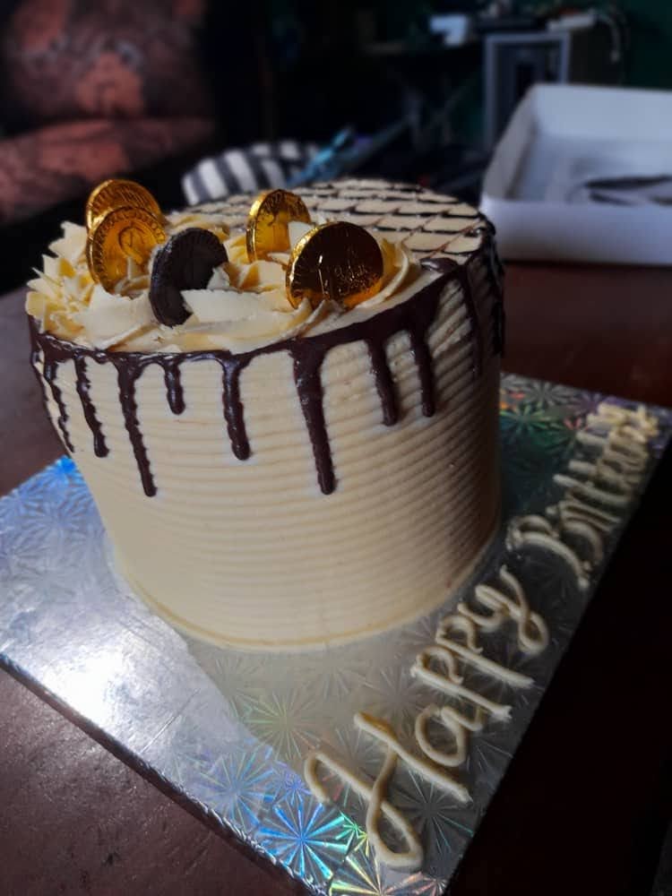 Hazeemah4's tweet photo. "It's not just a Cake🎂, it's a work of art"

Slide1 was ordered for recreation

Slide2 was delivered🤗

#explorepage #birthdaycake https://t.co/aPpdSGGKoF