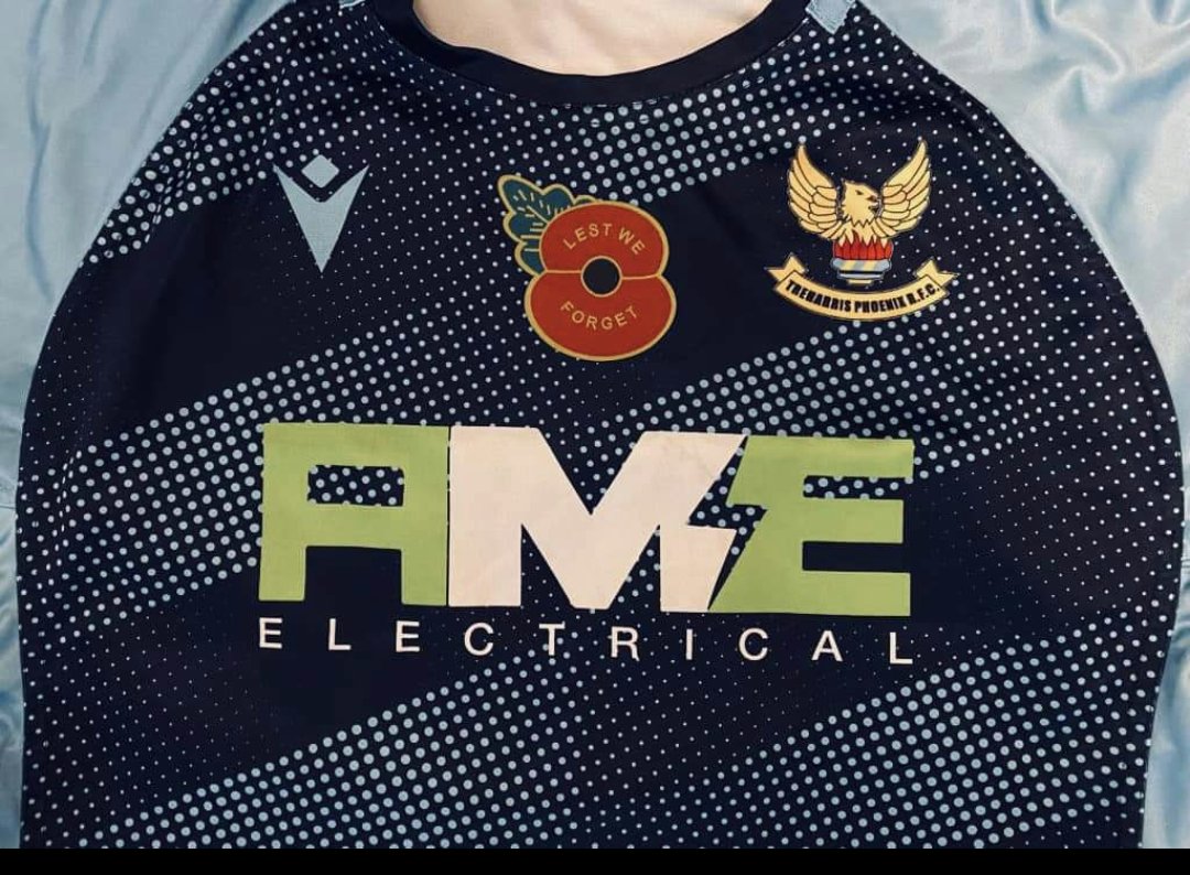 Some things are far greater than the game we love. An addition to our shirts yesterday. Lest we forget. #ArmisticeDay 🦅🦅🦅
