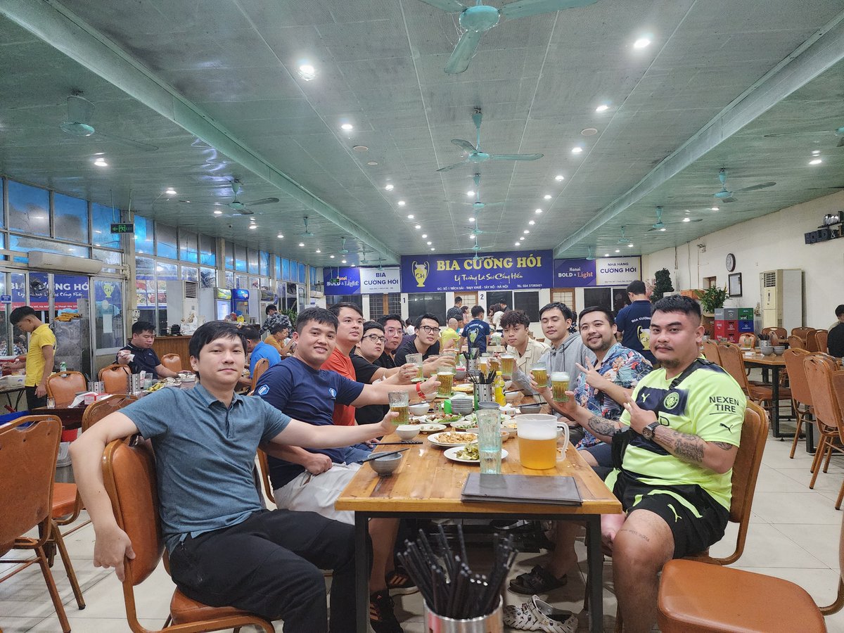 sqrDAO's tweet photo. Throwback to last weekend in Hanoi when a bunch of SqrDAO members got together for hot pot / bia hoi and live football. Can't beat that feeling!

#SqrDAO #Web3BuildersDinner #BiaHoi #Hanoi https://t.co/sDw6OTUoRL