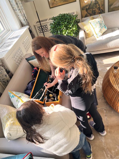 Thanks to all who organised and participated, young &amp; old, in this morning’s moving Remembrance Service in Beijing. Some got a lesson from our resident bagpiper. #LestWeForget2023