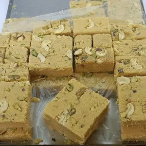 To all SSR haters who defame him and call him names, and to all Rhea C supporters, Bullyweedias, paid PRs, leech journalists, I have a special Diwali treat for y'all:

Soan Papdi (woh bhi expired wali)
😛😜😝

#BoycottTiger3 
#BoycottBollywood 

Justice4SSR Citizen Journalism