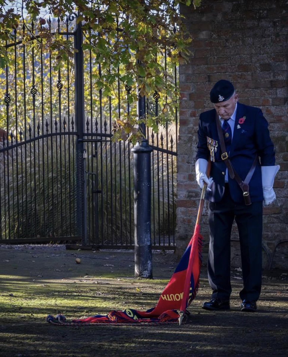 The R Mon RE (M) tweet media