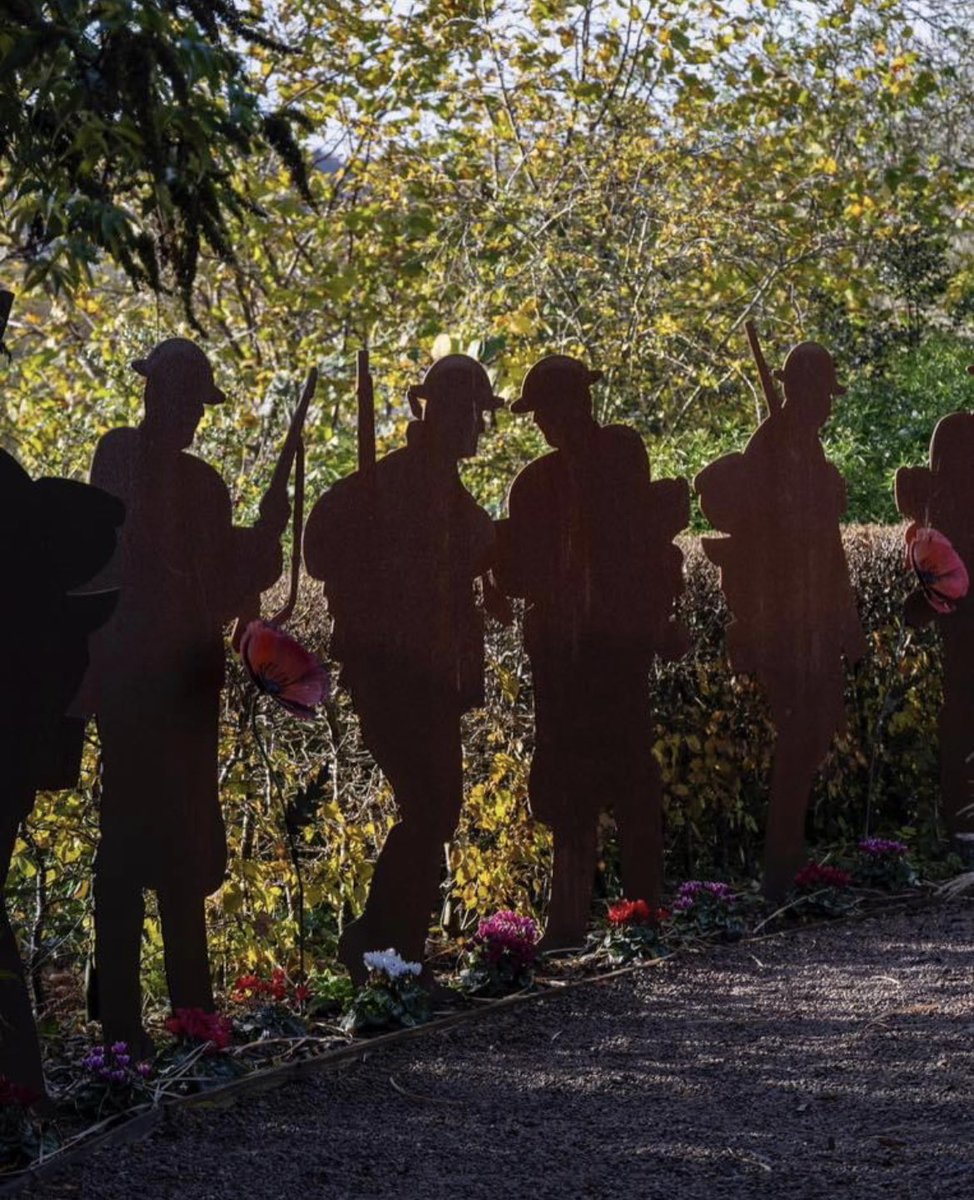 The R Mon RE (M) tweet media