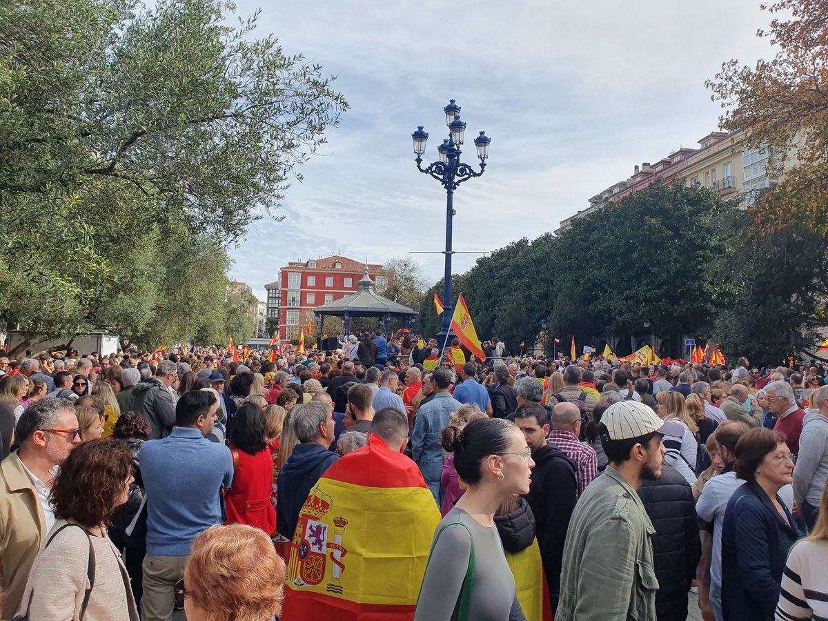 Atipe_Computers's tweet photo. #santander
Nothing will change if people don't stand up. Tyrants don't fall on their own. #atipecomputers https://t.co/0CTxPZgQgR