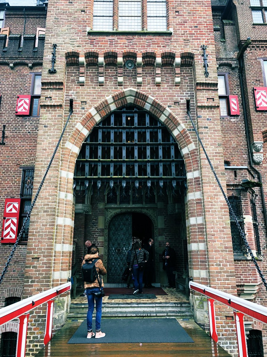 LisetteOpTexel's tweet image. Wat zijn ze mooi hè deze toegangspoorten als #ingang tot….
Herkennen jullie er enkele?

#fotochallenge #november_kiek @Tpzijl #doors #deur #deuren #gevel #architectural #architect