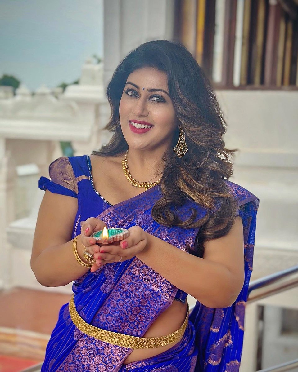 Actress #Champika beautiful traditional look at #Diwali2023 clicks...
@champikaoffl
#dianachampika #Diwali #Diwalipicks #DiwaliCelebration #DiwaliWishes #diwalicelebrations #DiwaliGreetings