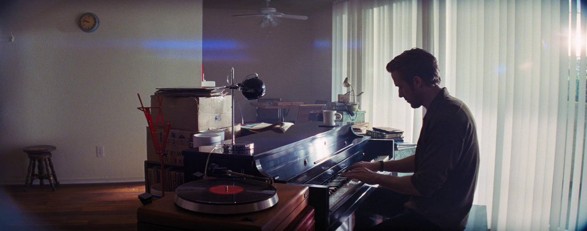 aaw_ryangosling's tweet photo. every time ryan gosling sings or does something similar to singing in movies: a thread

#birthdaythread 🪡 ♏ https://t.co/qJhGW9gwIX