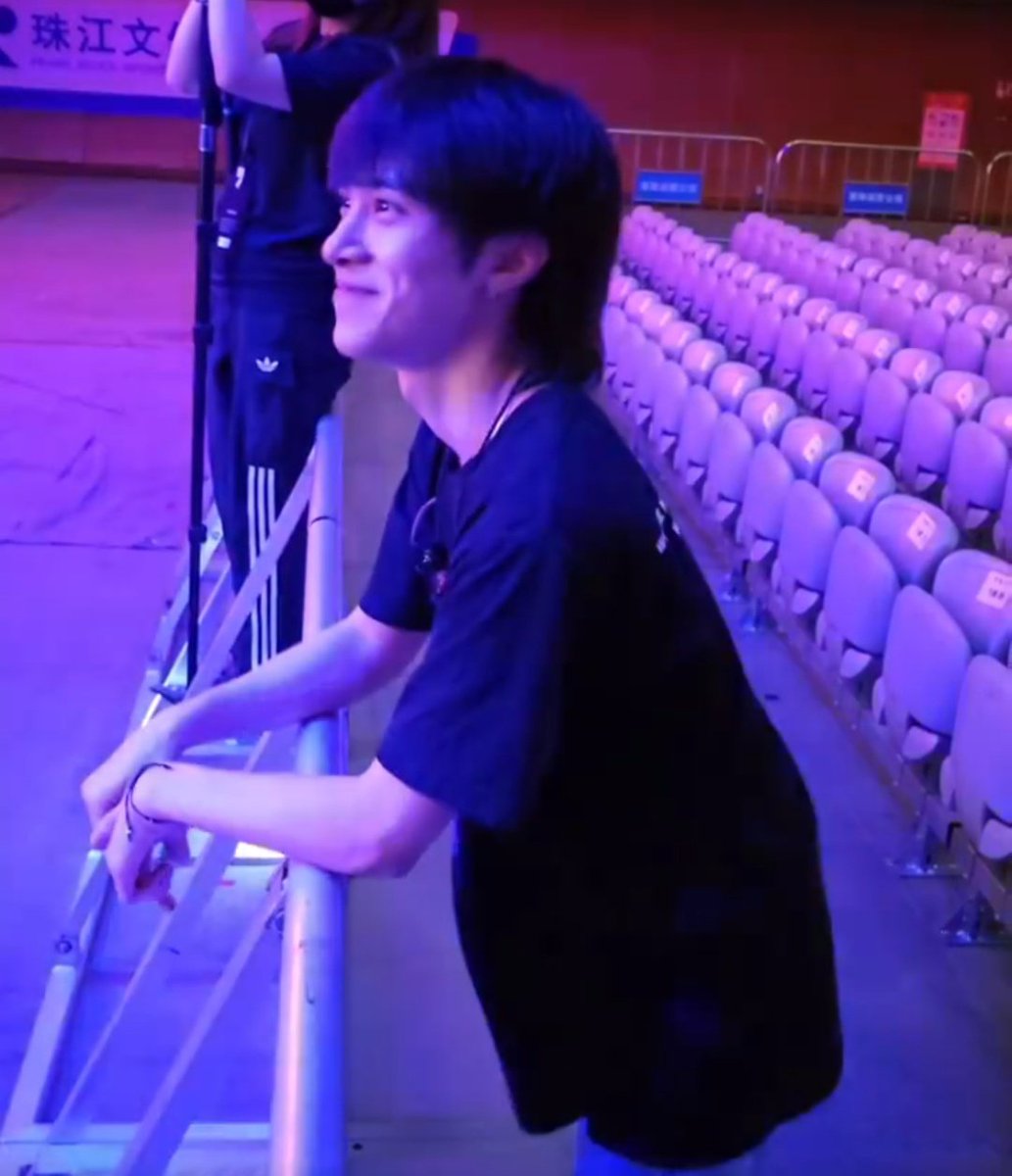289film's tweet photo. #hendery via wayv's xiaohongshu! cute >< https://t.co/lf6Hn7xn0L