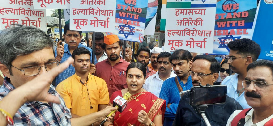 Parag_hjs's tweet photo. 🇮🇳🇮🇱 #Pune stands with #Israel 

#पुणे येथील हर घर सावरकर समिती आणि भारत इस्राएल मैत्री मंच आयोजित 'पदयात्रे'त @Hindujagrutiorg चा सहभाग ! 

@SG_HJS
@Ramesh_hjs
@SatyakiSavarkar
@Krantipetkar1 https://t.co/iosKmCUmx3