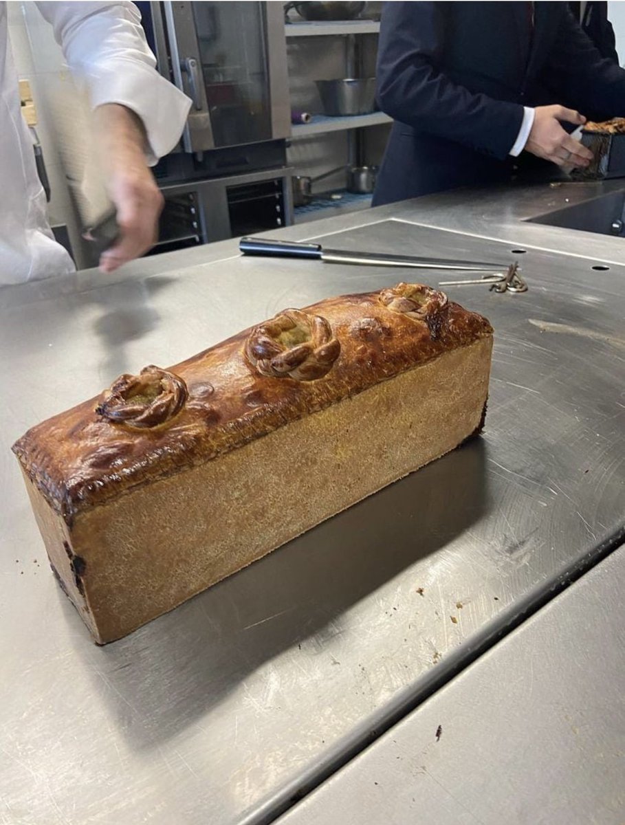 Cette semaine à l’école Ferrandi le thème était sur les produits tripiers 👍beau clin d’œil pour ce mois des produits tripiers 😉 merci aux bachelors pour ces belles recettes 👏👏👏<a href="/ggomez_chef/">Guillaume Gomez</a> <a href="/tripierdefrance/">cntf</a> <a href="/Interbevna/">Interbev Nouvelle-Aquitaine</a> <a href="/LesProTripiers/">Produits Tripiers</a> <a href="/confboucherie/">CFBCT</a>