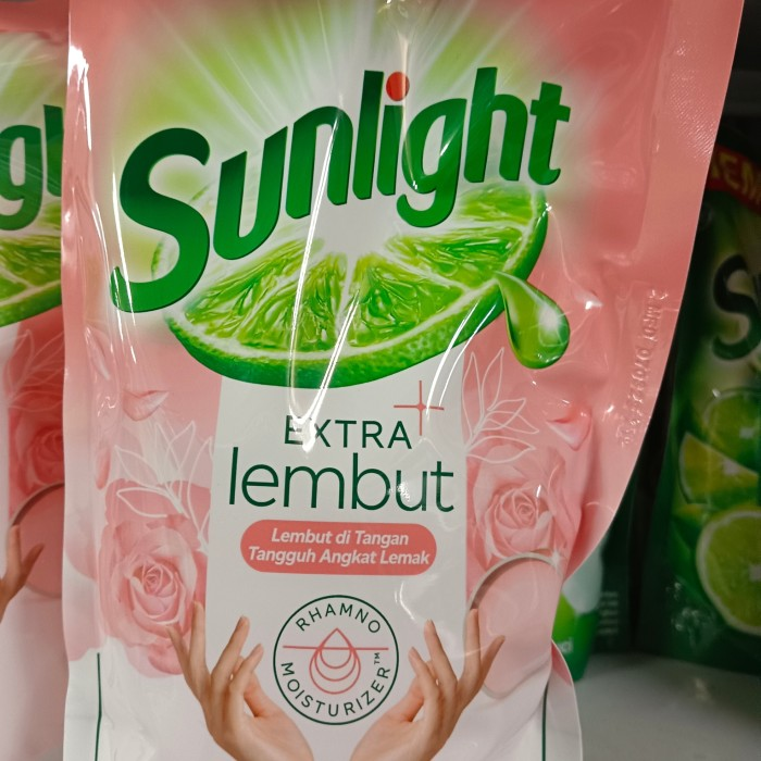 TahananKPR's tweet photo. Terus cobain deh nyucinya pake sabun Sunlight yang extra lembut ini, selain wangi juga di tangan gak bikin kering
Belinya di sini: https://t.co/pHanT6eOFY
Tokped di sini: https://t.co/zjTDTde6QV https://t.co/yokQJC8XKJ