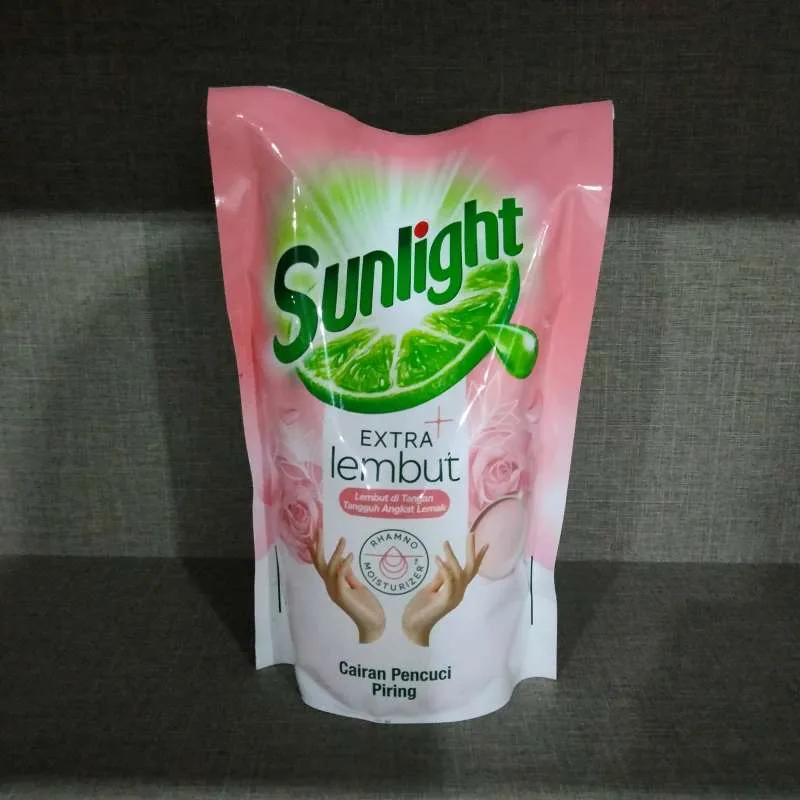 TahananKPR's tweet photo. Terus cobain deh nyucinya pake sabun Sunlight yang extra lembut ini, selain wangi juga di tangan gak bikin kering
Belinya di sini: https://t.co/pHanT6eOFY
Tokped di sini: https://t.co/zjTDTde6QV https://t.co/yokQJC8XKJ